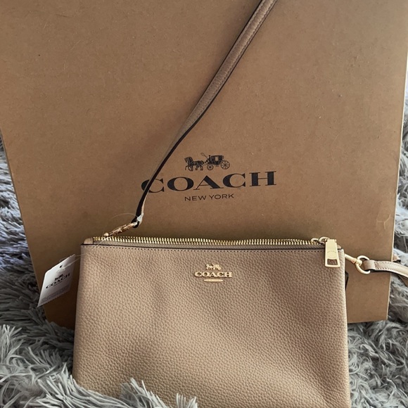 Brand new with tags tan coach purse - Picture 7 of 7